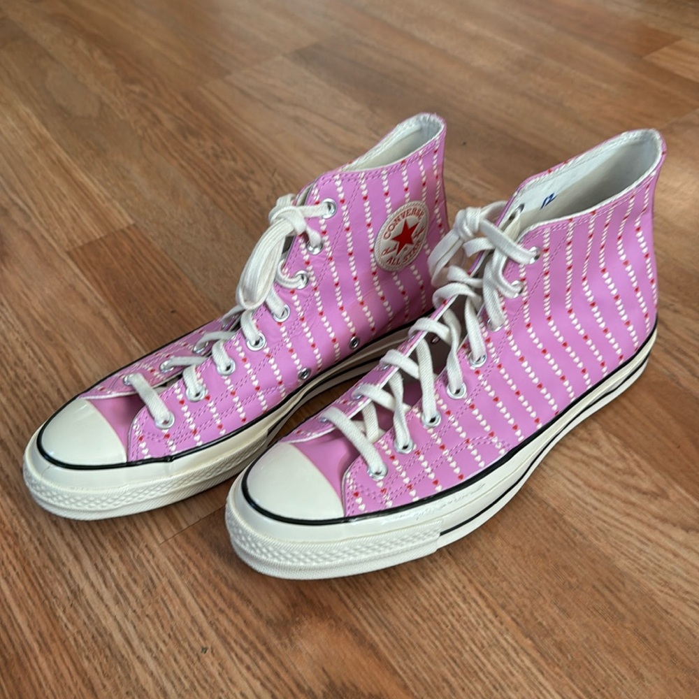 Pink w/hearts high top Chuck Taylor AS Converse sneakers women size 12 men 10